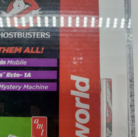 Auto World Silver Screen Machines 1:64 Scale 2013 Ghostbusters Ecto-1A (Slimed) Electric Slot Racer Vehicle Set DCA Graded 8.5