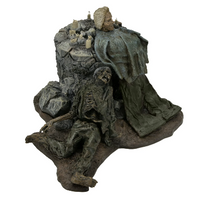 NECA FRIDAY THE 13TH: THE GAME - PAMELA SHRINE DIORAMA
